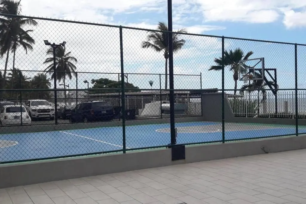 Isla Verde Beachfront With Pool- Near Foxwoods San Juan 0*,  Portoriko